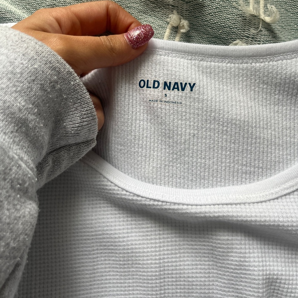 OLD NAVY cropped white basics